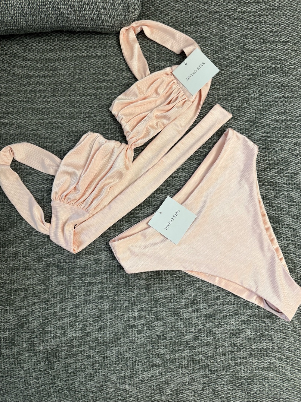 Divino Seas Blush Pink Ribbed Bikini Set – Bandeau Top & High-Cut Bottoms